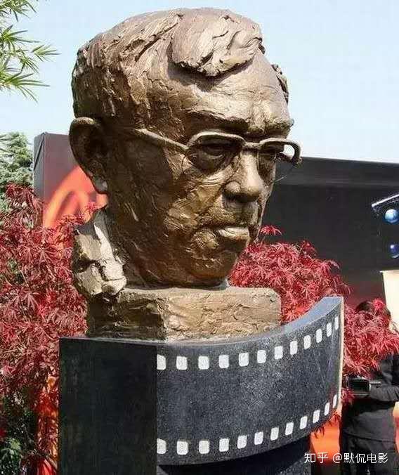 一生努力为先天智障儿子耗尽骨血受赵薇姜文崇敬的谢晋有多苦