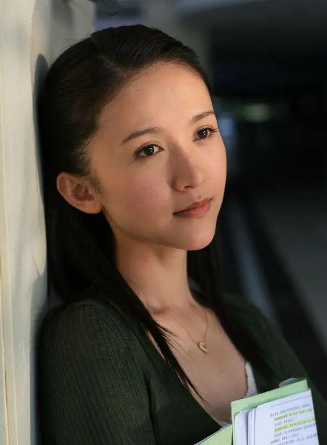 佟南方-彭心宜:退圈12年,嫁人生子生活幸福.