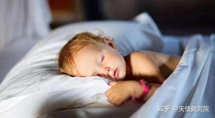 郑秀妍这段太蛊了吧!芒果台怎么能删了不播??!(郑秀妍签约英皇)