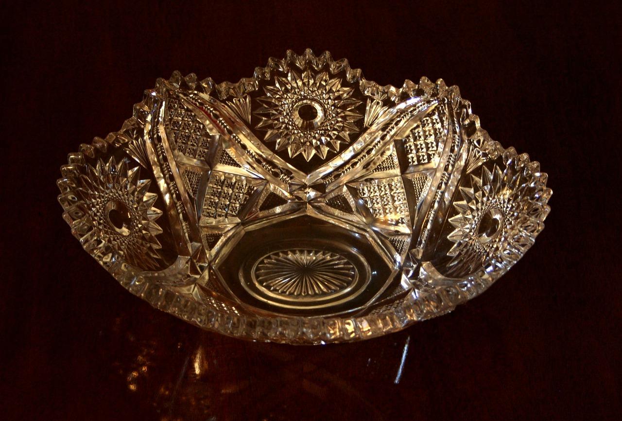 1. 黄瓜雕花技巧