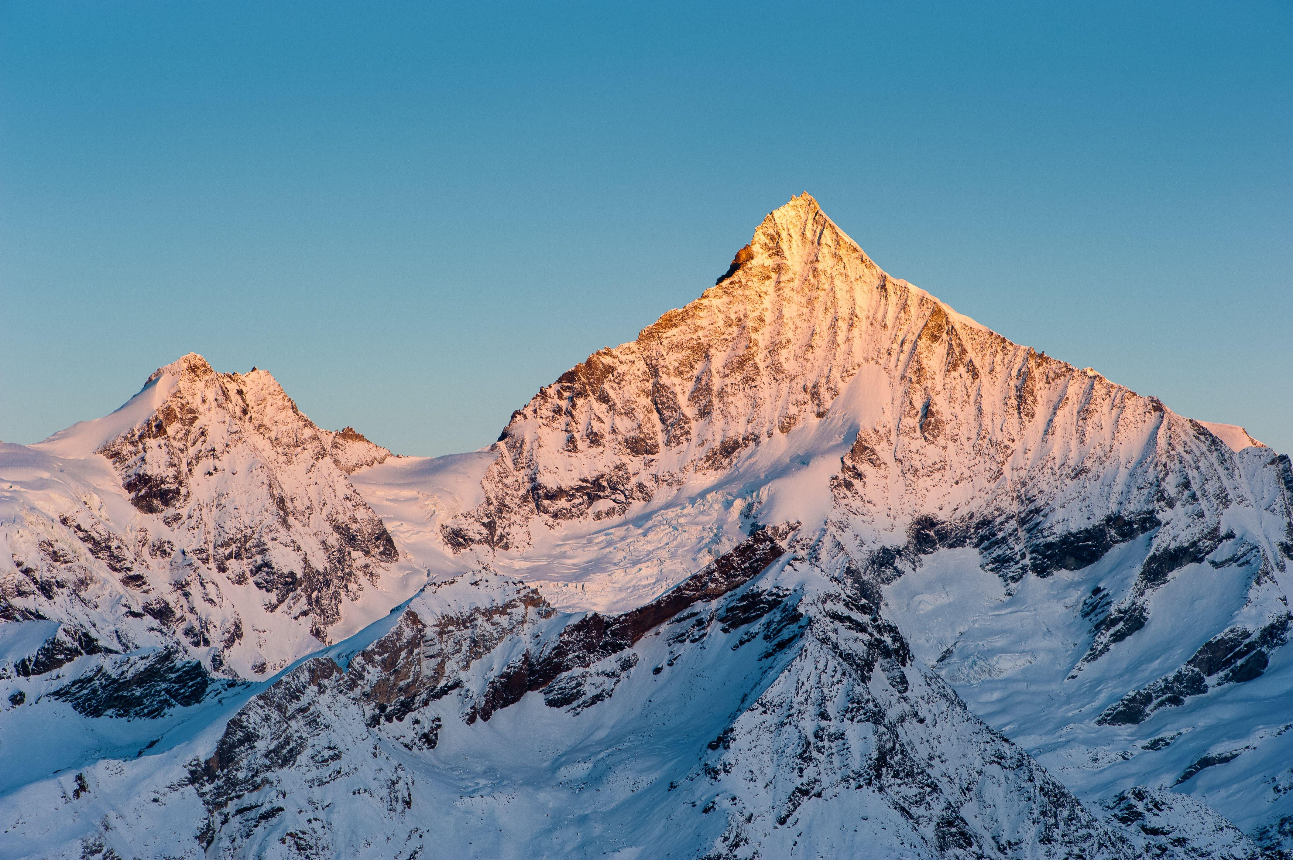 瑞士最美雪山 不是著名的少女峰 而是这座低调的“欧洲山王”_新浪旅游_新浪网