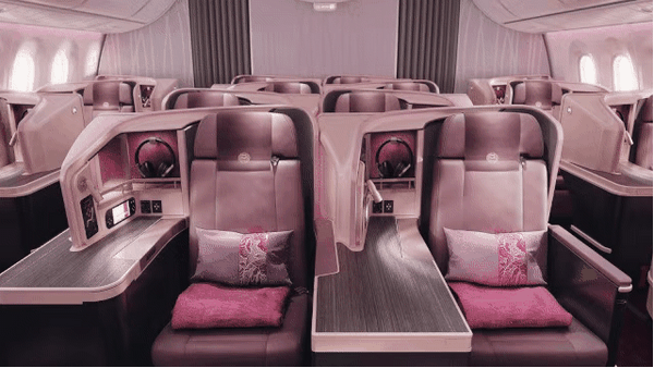 最近吉祥航空买了几架波音787梦想客机,整个机舱里都是粉粉的仙女感觉