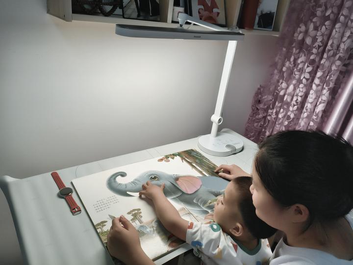 霍尼韦尔赛博护眼台灯深度测评：用科技重新定义“光”的舒适区 - 知乎