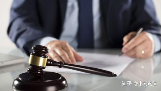 19岁职校生称被强制工厂实习致残学校和单位需承担哪些责任