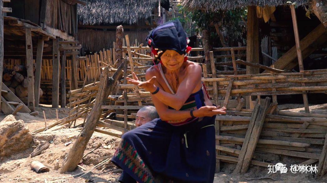 老挝阿卡族奶奶图片