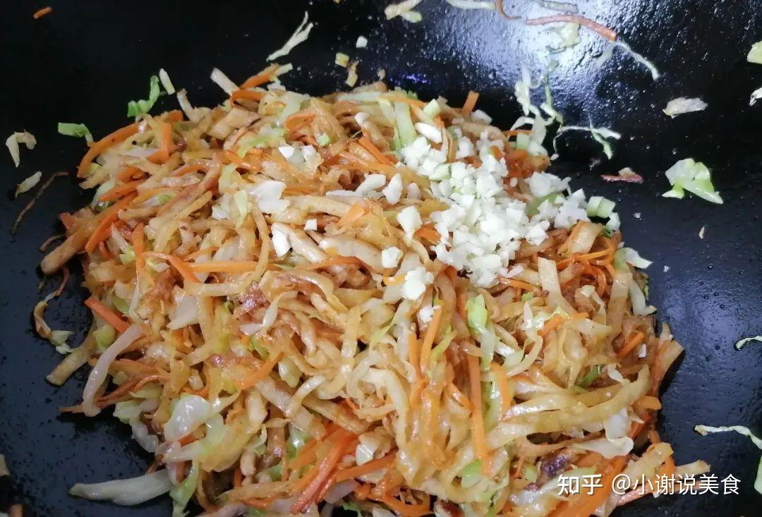 教你做北方家常炒饼丝,多加一步劲道又松散,出锅前这调料是灵魂 - 知乎