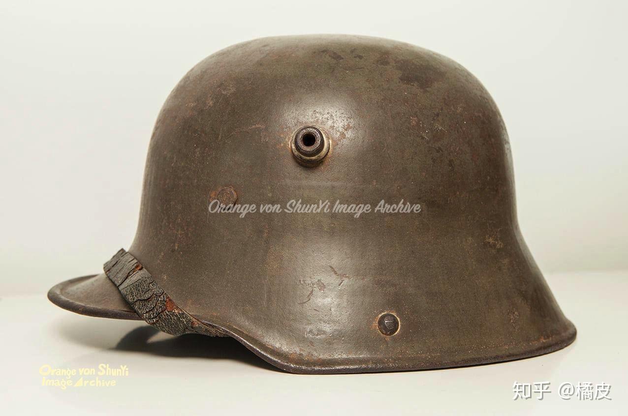 国土突击队士兵所用的钢盔与常规步兵一致,以m1916式钢盔较为常见第