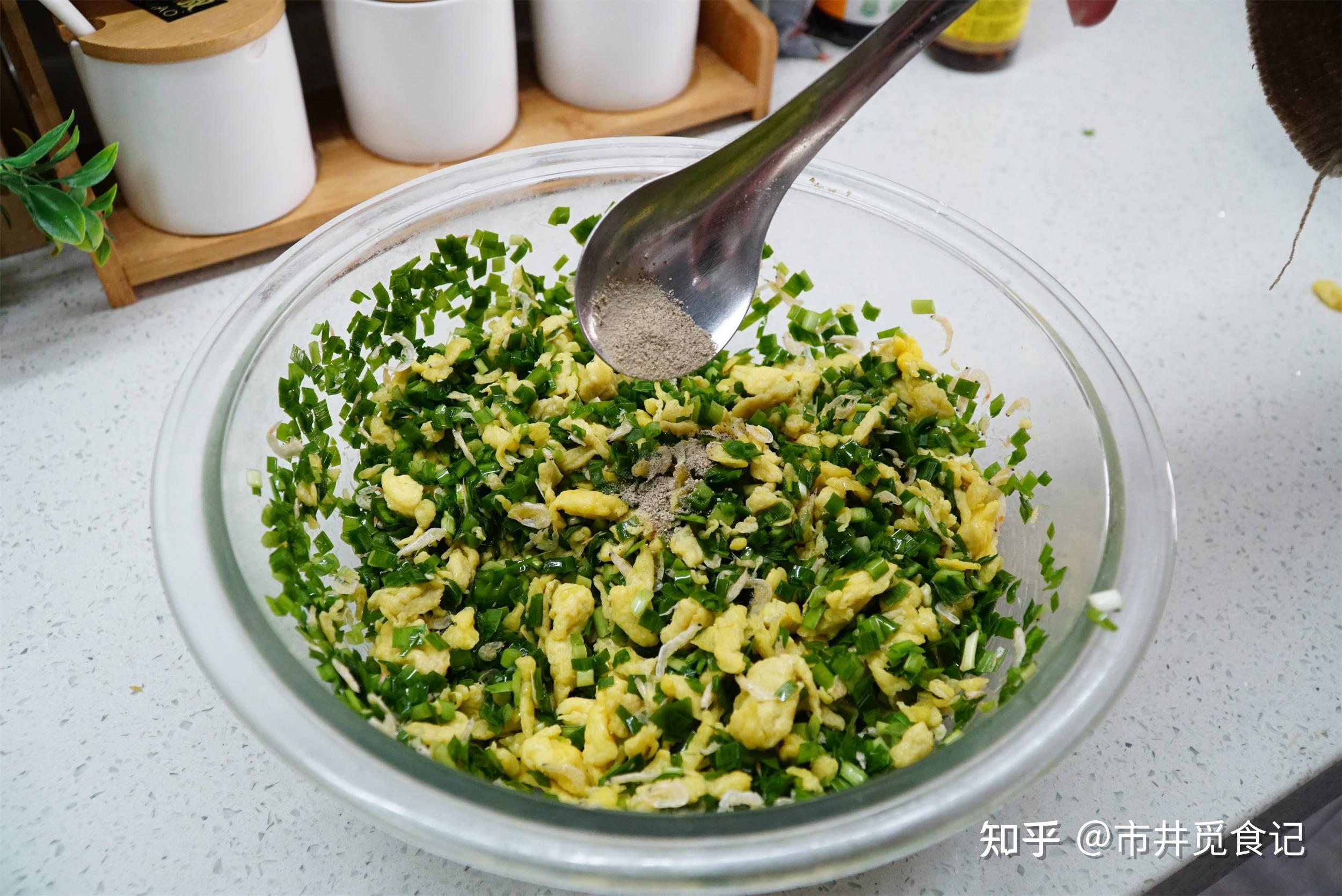 做韭菜鸡蛋馅饺子如何好吃?记住只放3种料,鲜香饱满,不出水 - 知乎