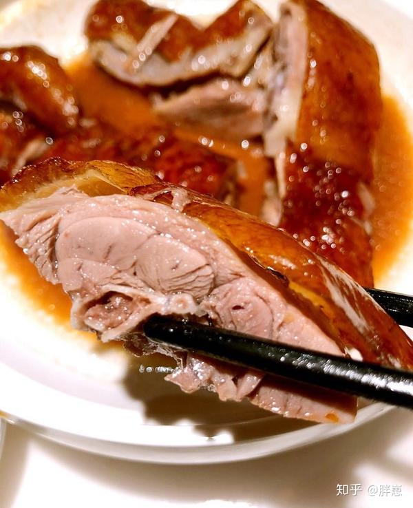 要不是考虑到爱新觉罗·子柒·胖崽的荣誉 我就要变声了 很瘦的烧鹅