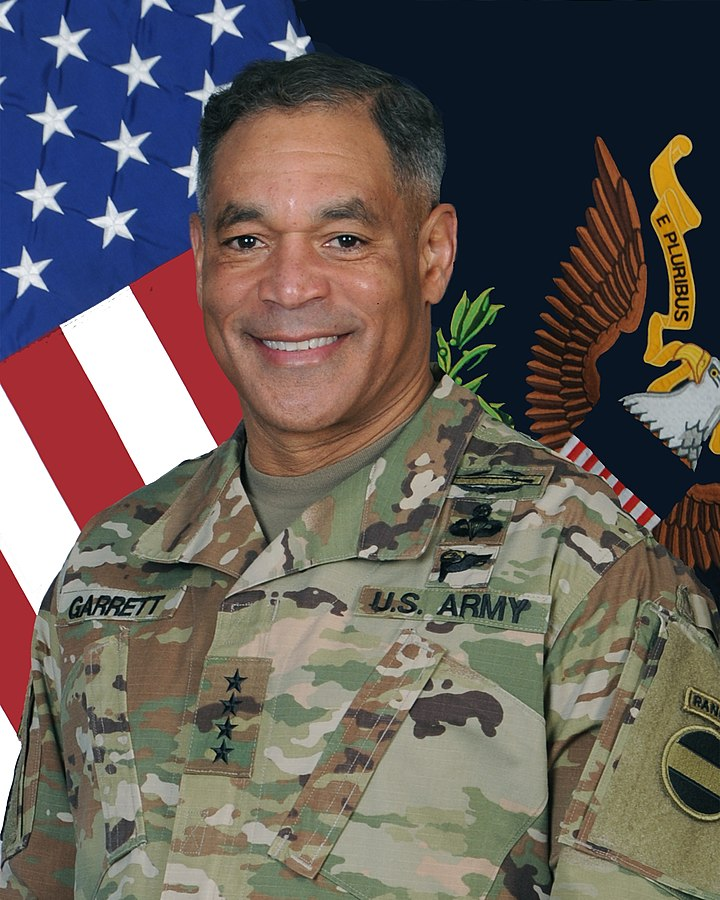 如何看待美国首位黑人防长宣布:全军各部门停摆一天,以讨论极端主义所