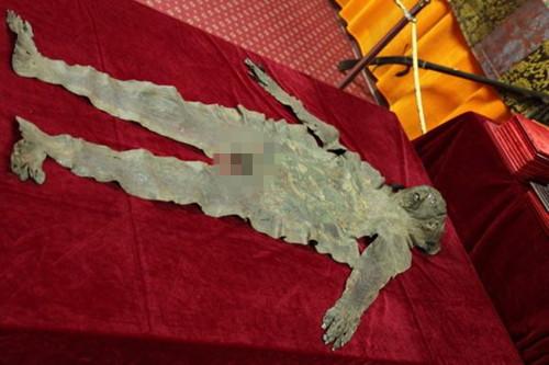 慎入最恐怖的文玩之一人皮唐卡