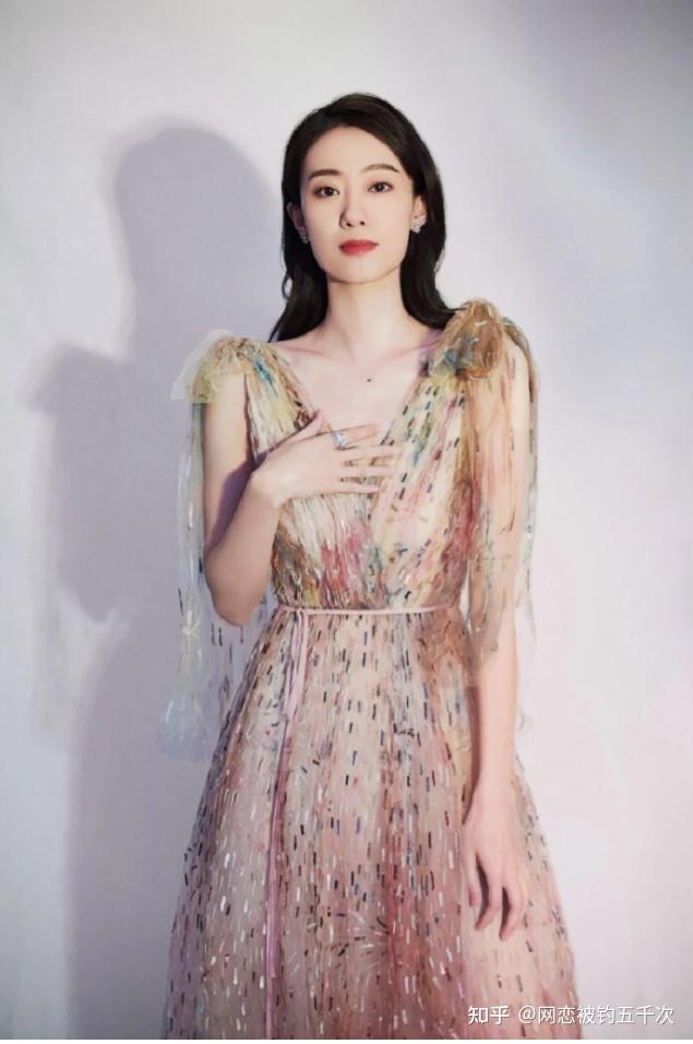 如何评价电影你好李焕英中张小斐的演技