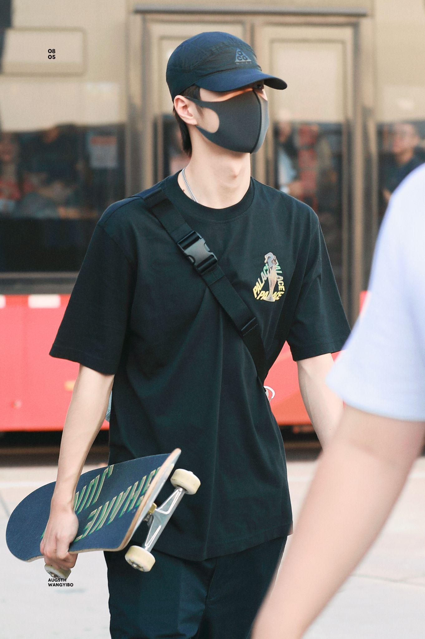 有没有王一博滑板的图? - 知乎