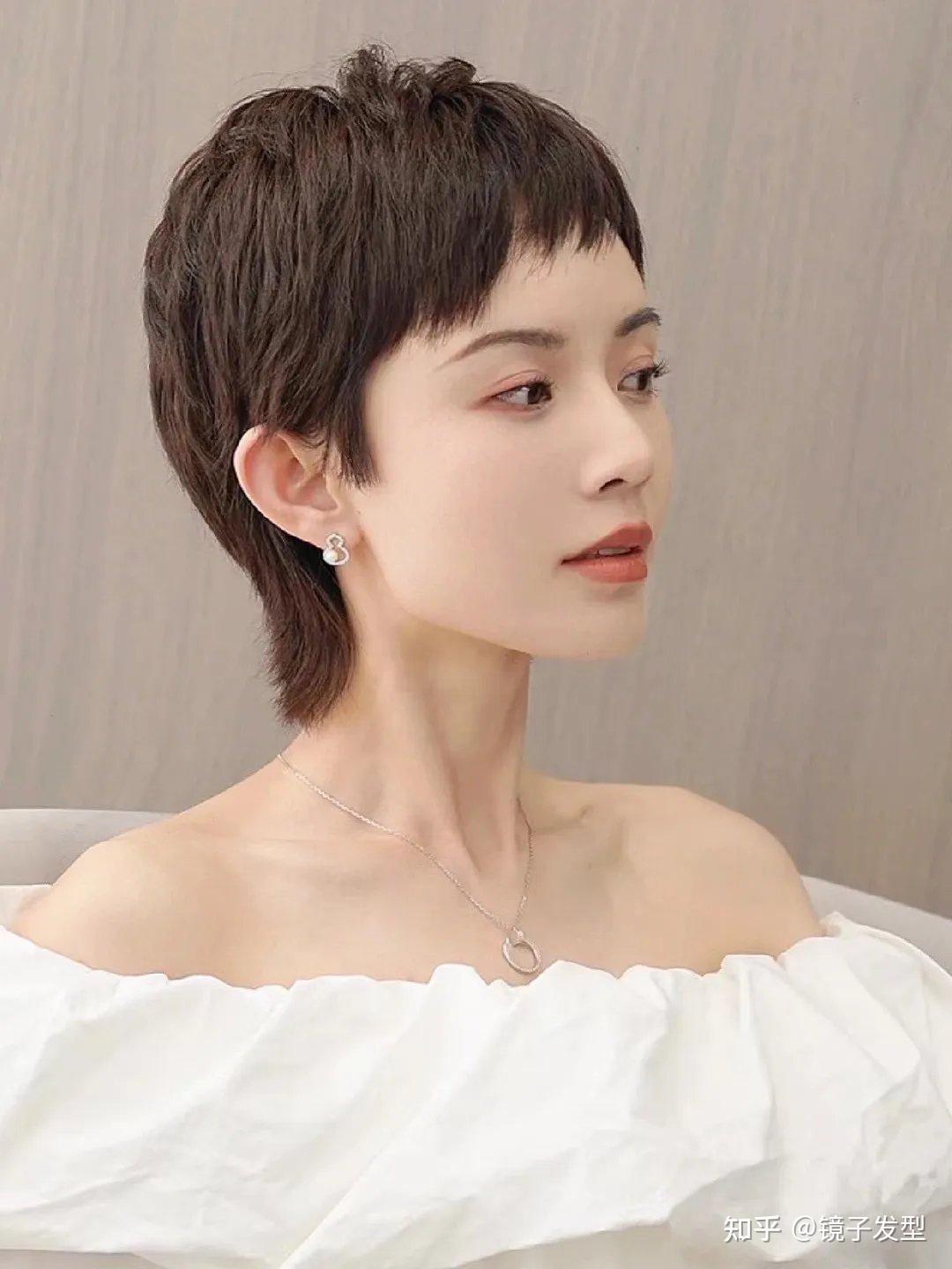 夏季短发来了,锯齿刘海很有辨识度,剪完大不一样 - 知乎