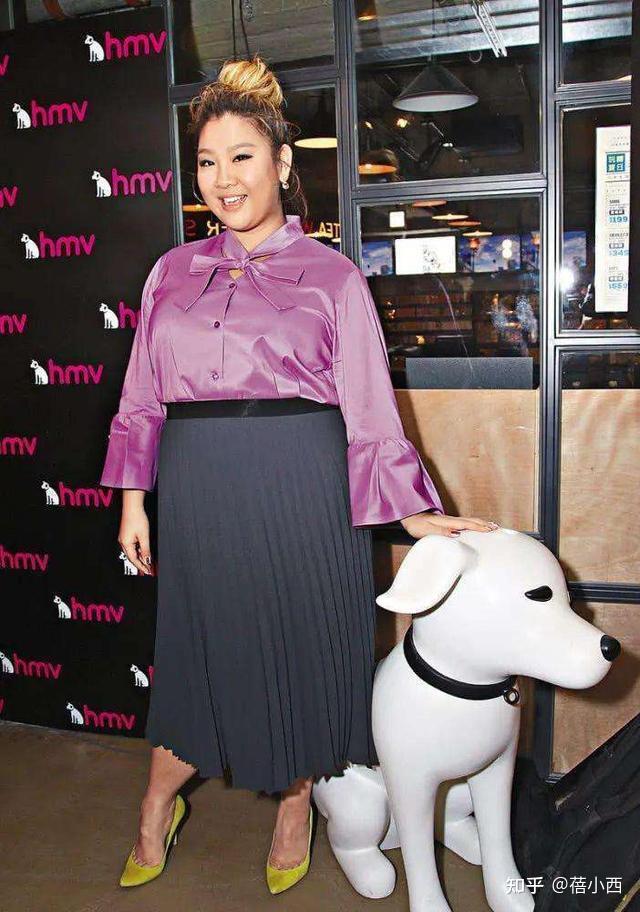 郑欣宜180斤又如何穿豹纹衬衫配黑裤子不愧是胖子穿搭模板