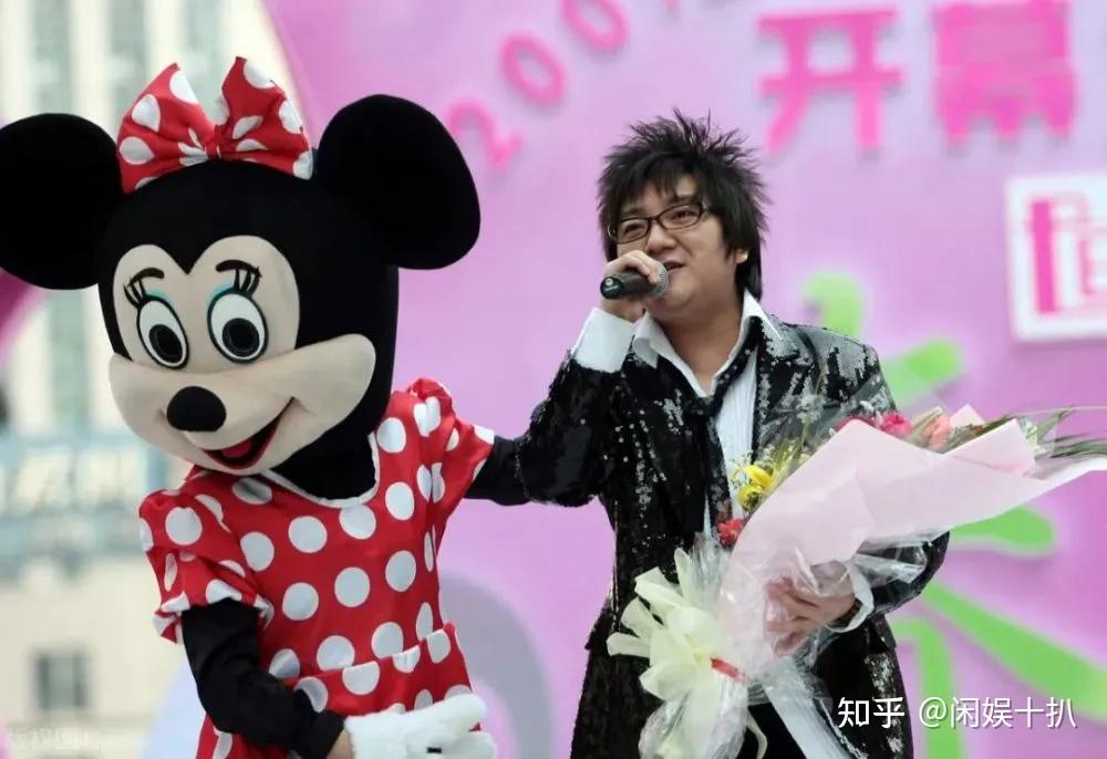 歌手杨臣刚一首歌赚17亿爆红后却被骗光资产他现状如何