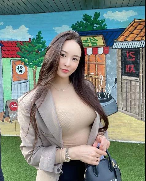 韩国健美冠军李燕花图片