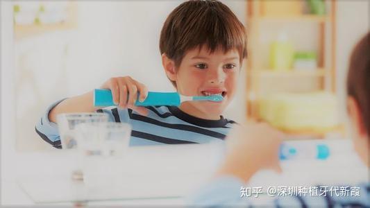 儿童刷牙视频3岁 v2-4773b2243aef50cba3d4f0671bf61874_r.jpg