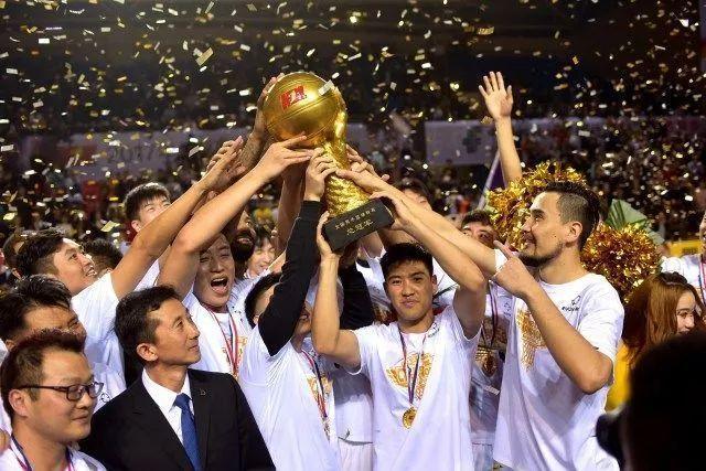 可否介绍美国职业足球大联盟(MLS)与NASL之