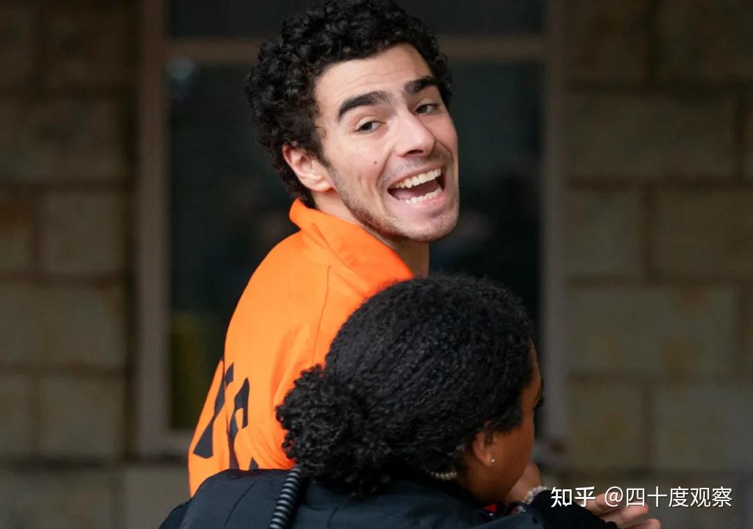 到底怎么了？美国26岁藤校精英枪杀医保CEO，大量捐款涌入支持他- 知乎