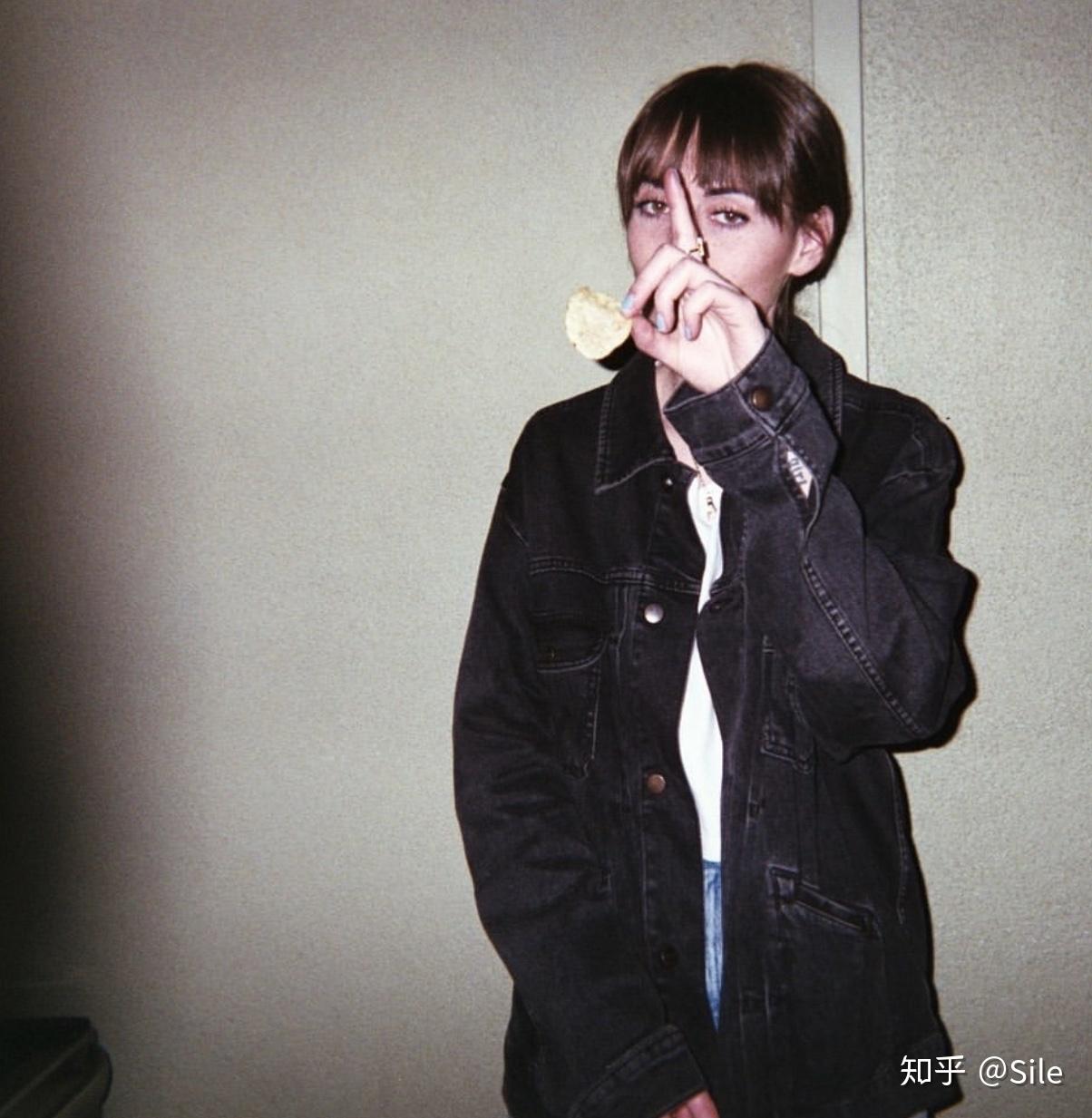 如何评价美国女歌手sashasloan