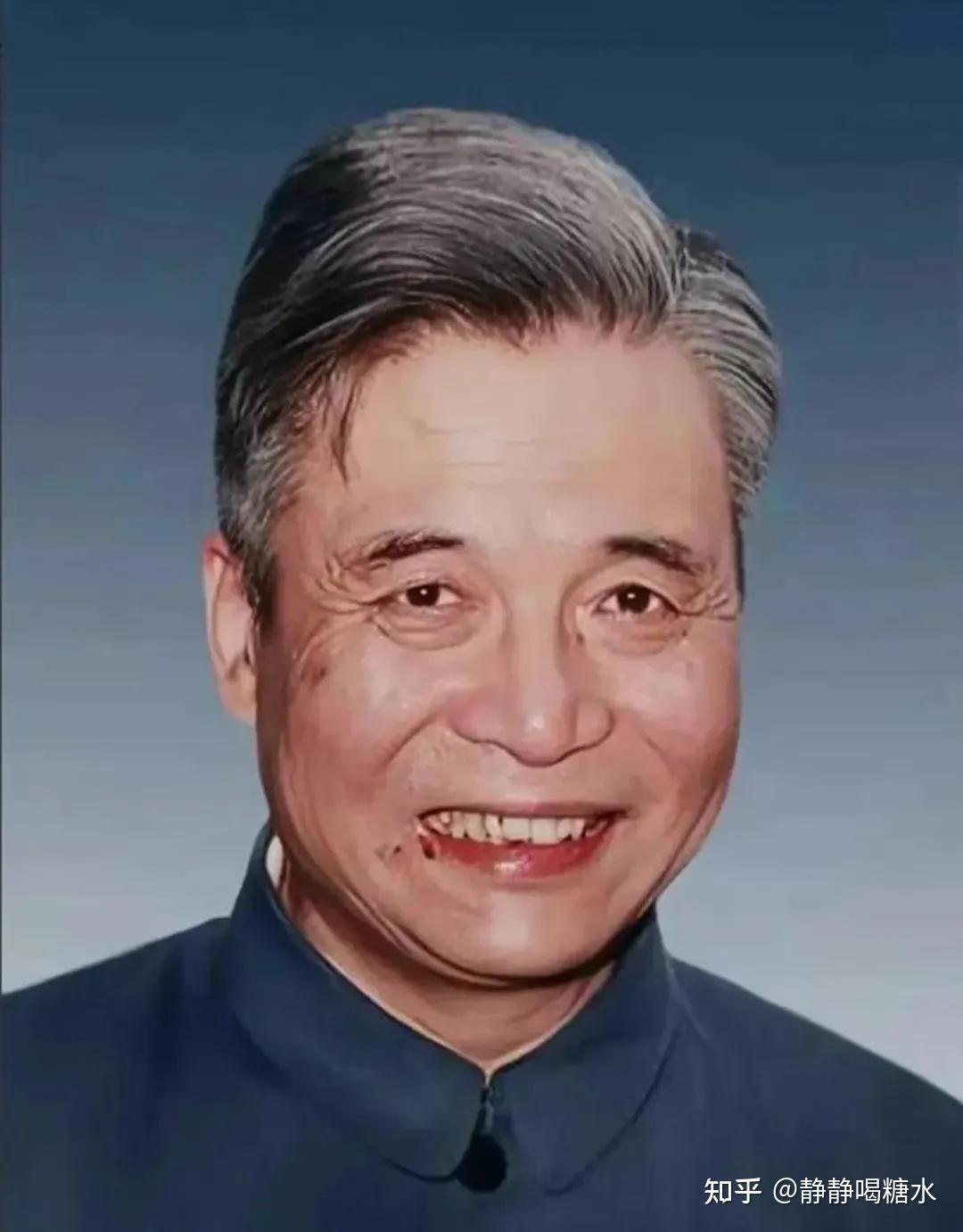 邓稼先在1986年拍摄的照片,他的嘴角有东西,那是根本擦不干净的血迹! - 知乎