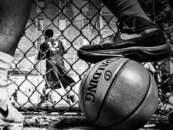 篮球街头涂鸦_街头篮球_篮球过人招数街头