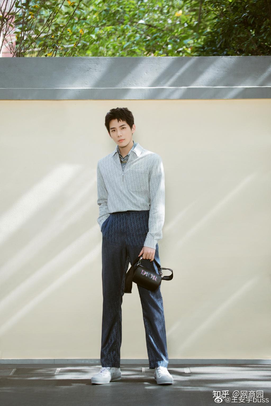 王安宇新晋的流量小生喜欢你寸头时痞痞的样子很帅