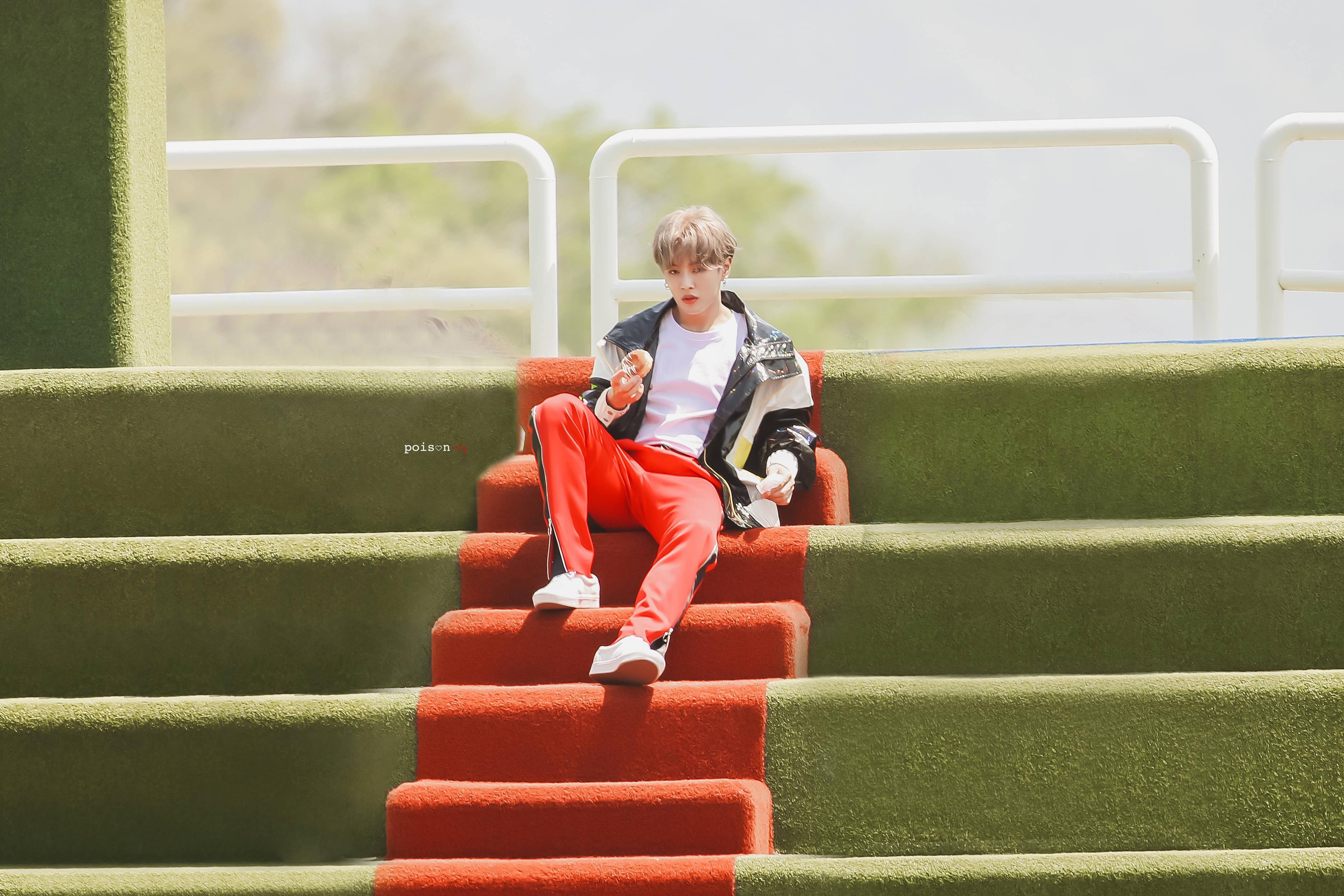 有没有李汶翰的电脑壁纸? - 知乎