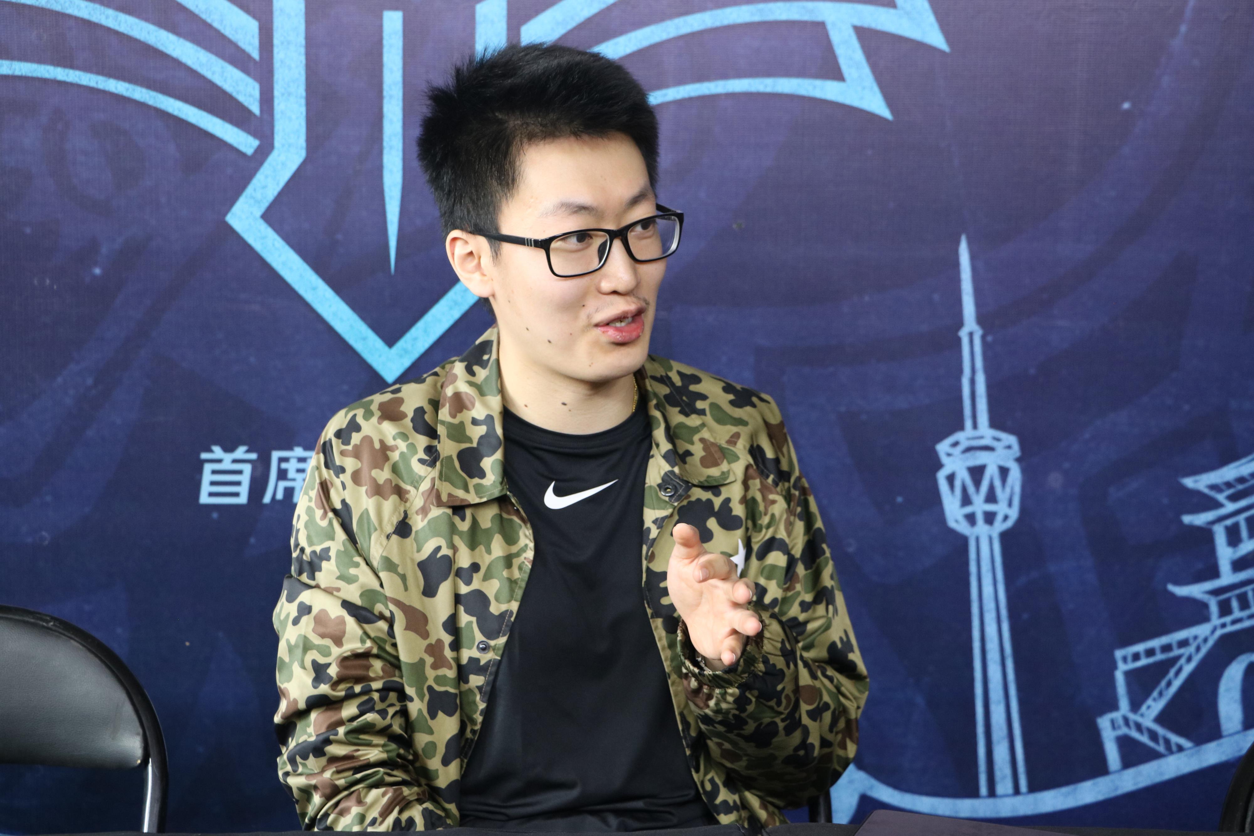 高校赛专访解说泽元毒奶管大校我是不承认的