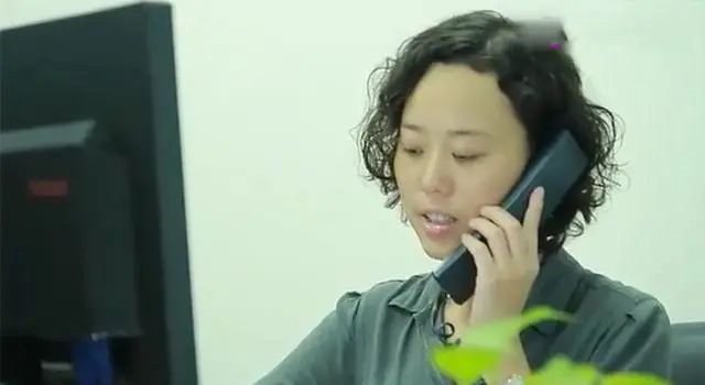 金英丽与夏某相识于一次工作场合,两人当时互换了联系方式,经常互发