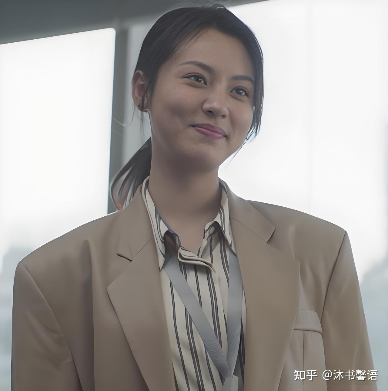 如何评价电视剧《凡人歌》中胡海莉回老家当富二代这件事?