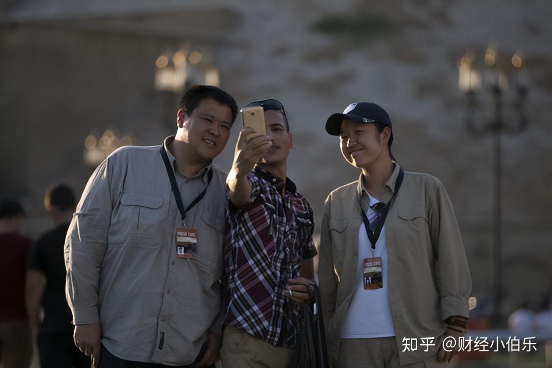 特殊贡献奖背后侣行夫妇对世界历史使命感