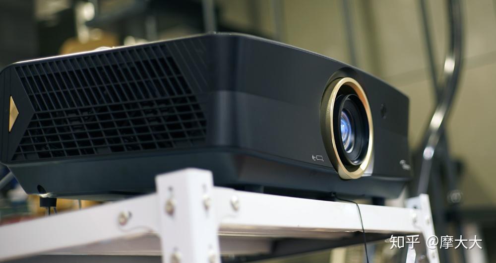 为什么一款产品用户评价会偏向两个极端奥图码uhz886激光投影机试用