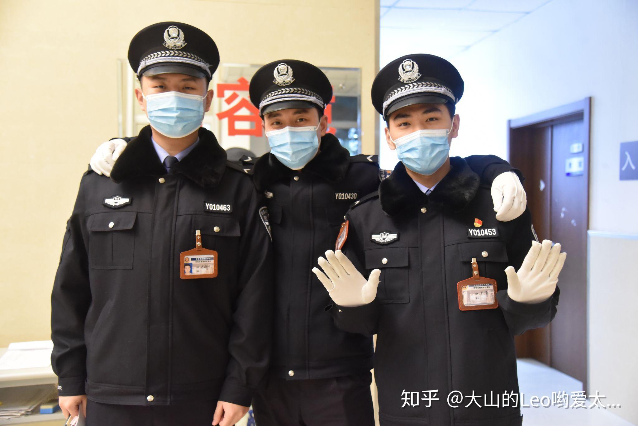 你第一次戴白手套有什么感觉吗