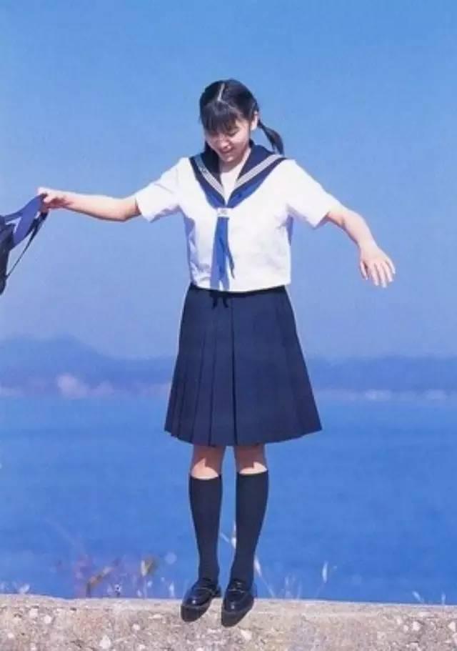 有一种时髦叫别人家校服! - 知乎