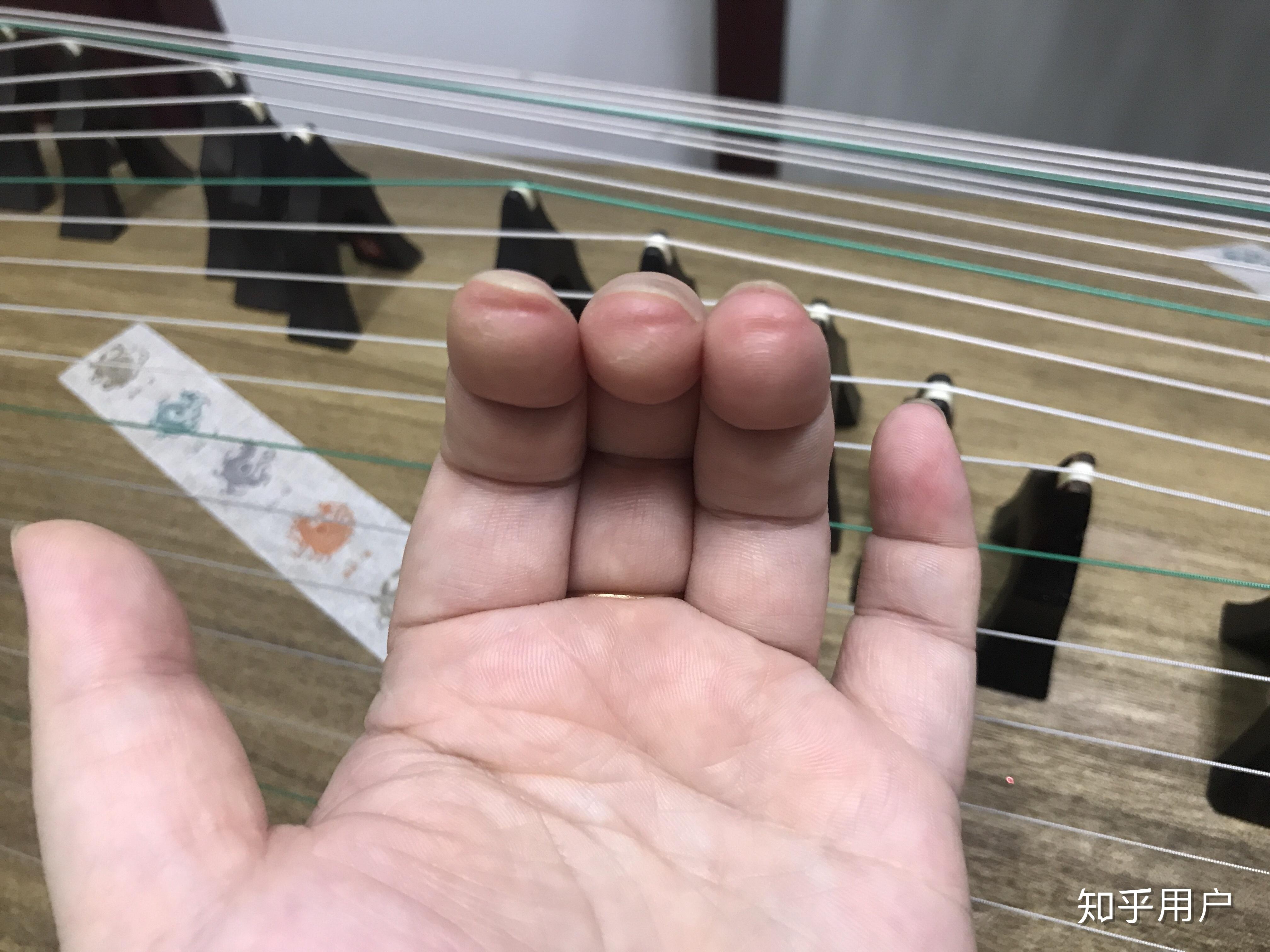 古筝左手按弦是用手指尖按,还是用手指与假指甲之间的缝隙按? - 知乎