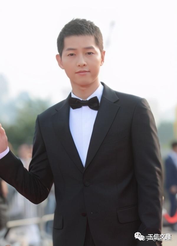 得分:七点八分失分项:窄额短促,扫把眉下掉,胶囊眼外垂.