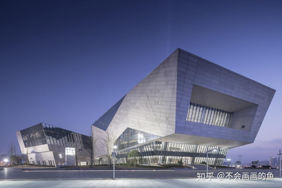 长沙市图书馆是长沙市区内三大图书馆之一,修建于2015年,去过的朋友