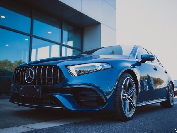 提车奔驰A级AMG A45 4MATIC+，谈谈它的车身配置和魅力外观！ - 知乎