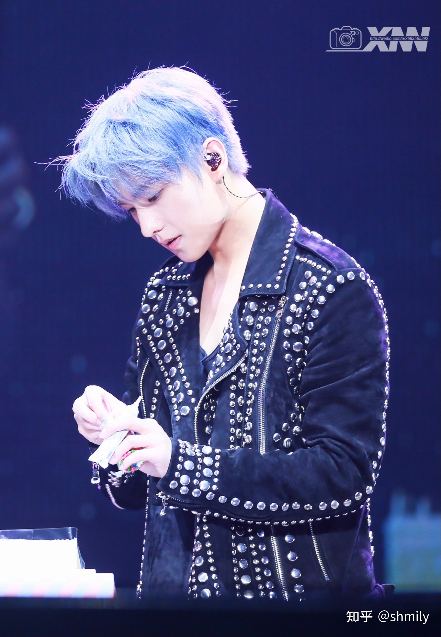 追星女孩们有男星蓝发造型的照片吗