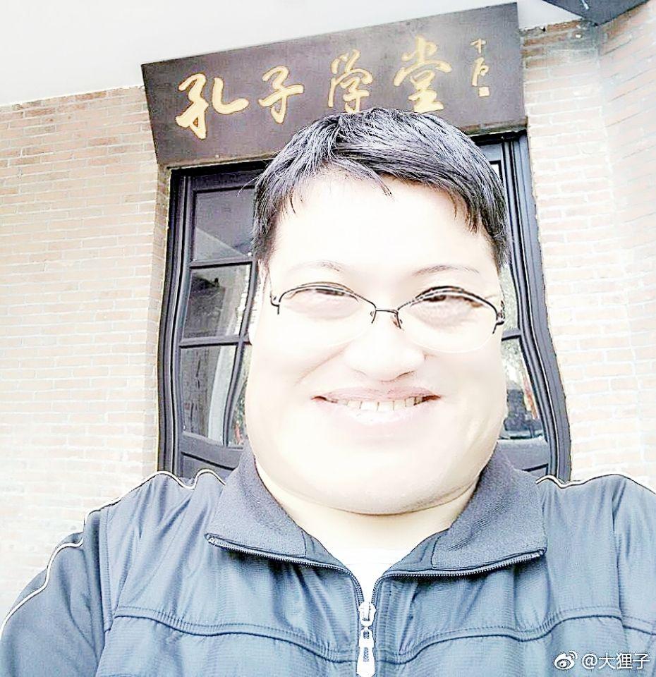 大家如何看待38号和李老鼠的直播论战?