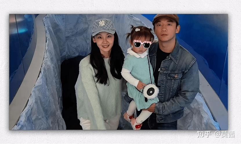 郑恺一家5口韩国旅游,苗苗新发型好抢眼,为省钱一家分开坐