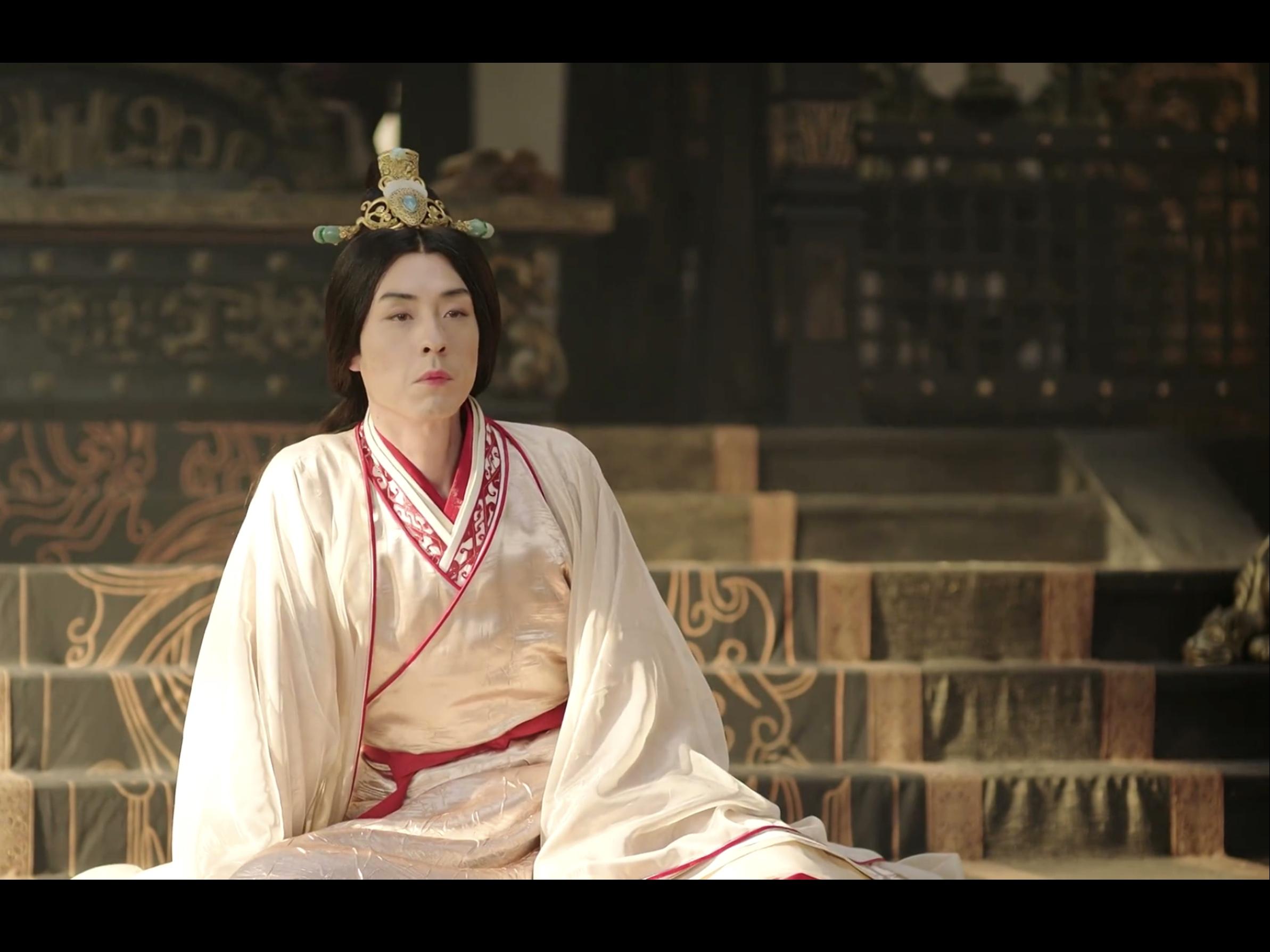 所以曹睿在历史上应该不是异装癖,没有做过女装大佬,但是我想编剧在