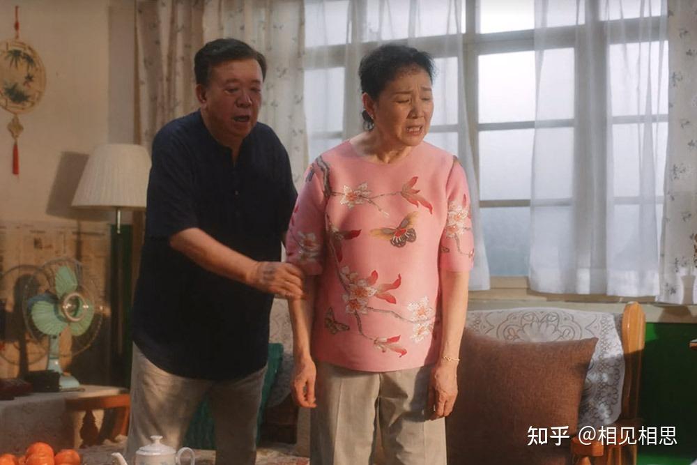 刘铭父母刚住进亲家老房子的时候,罗英子的父亲甚至想过把这套房子