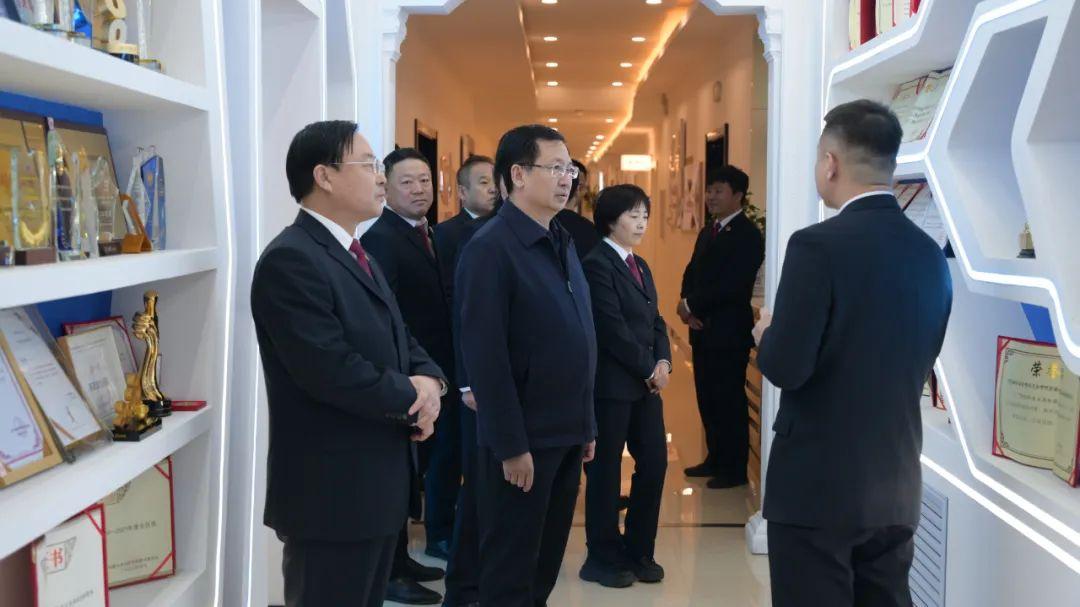 第3264期呼伦贝尔市检察院党组书记检察长秦虎深入阿荣旗检察院调研