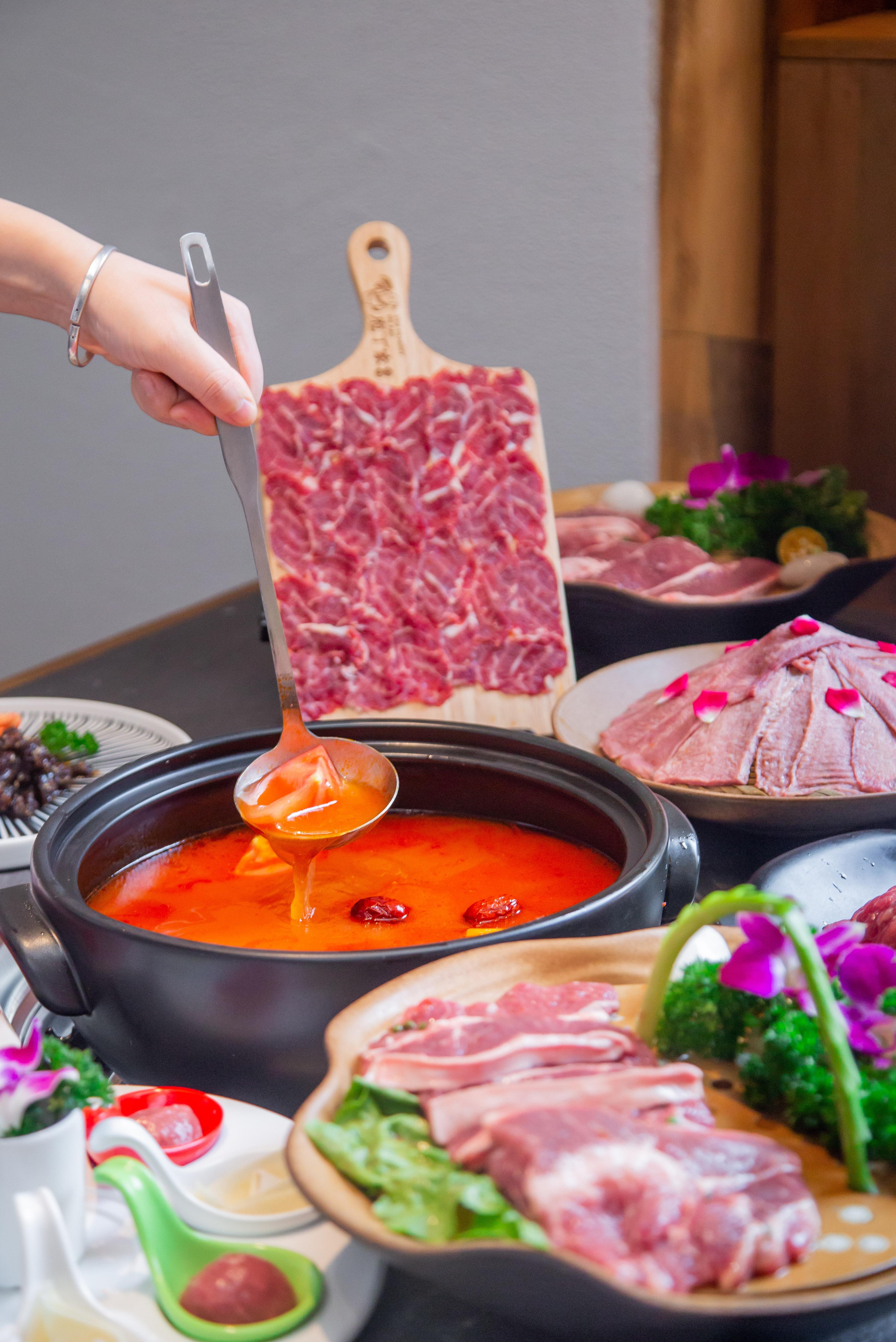 百城百味重庆丨一场与众不同的鲜牛肉火锅盛宴