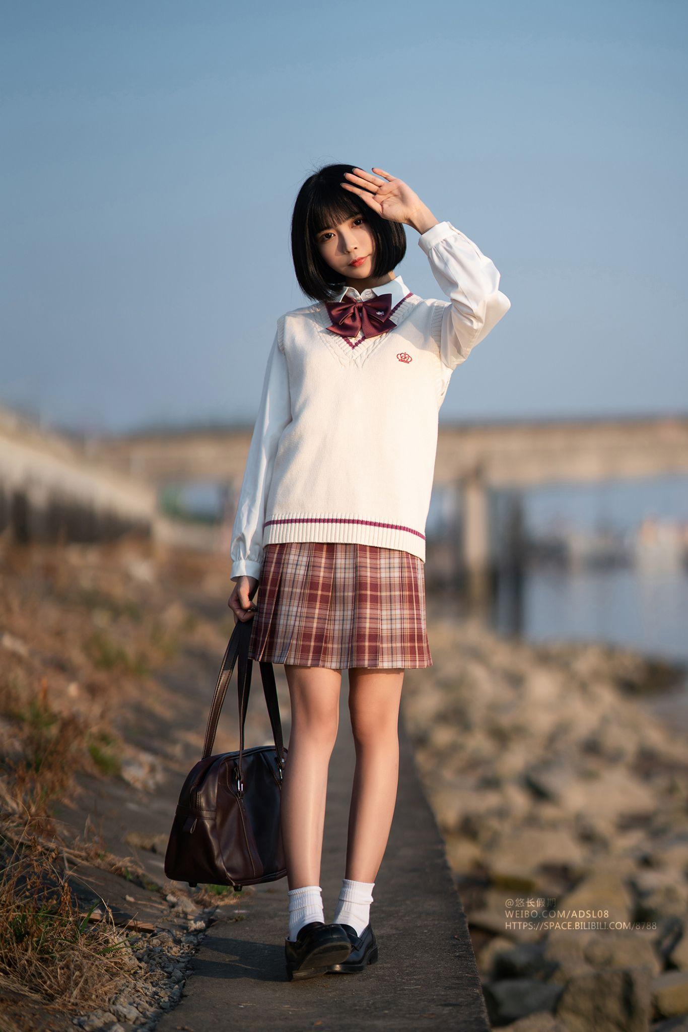 如何看待乐町联名天堂伞推出的jk 裙? - 知乎