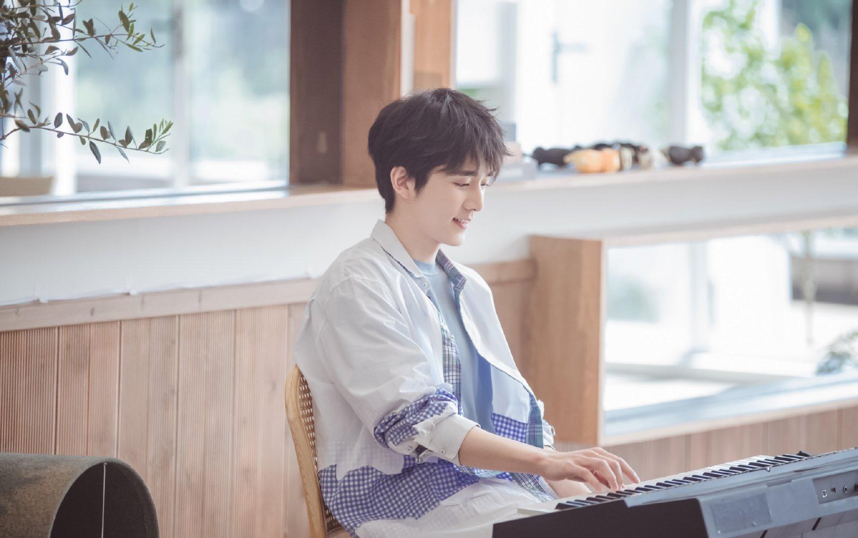 有没有张新成笑起来的壁纸