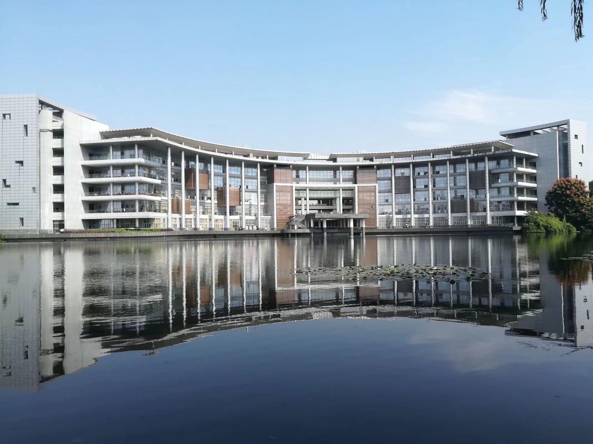 在成都银杏酒店管理学院就读是什么体验?
